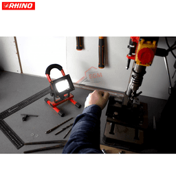 PROJECTEUR RECHARGABLE PORTATIVE LED 10W RHINO - Image 3