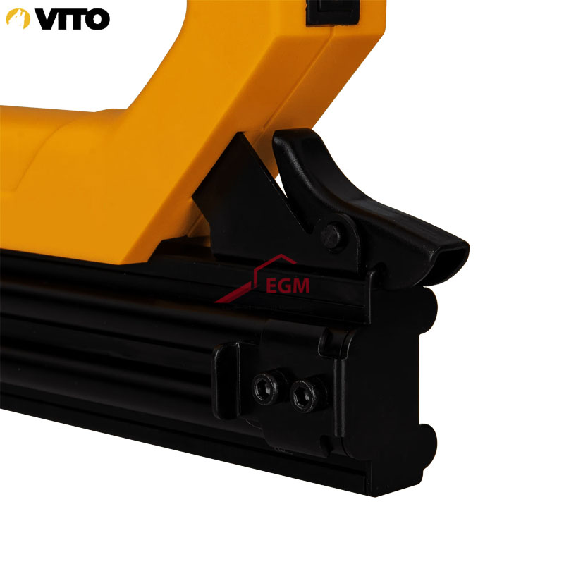 AGRAFEUSE CLOUEUSE ELECTRIQUE 575W VITO Agrafeuse cloueuse électrique 575W VITO, outil de bricolage puissant et polyvalent