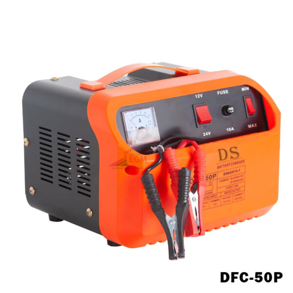 CHARGEUR DE BATTERIE & DEMAREUR 45 AMP 220V 12/24V D S